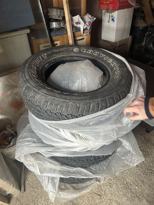 Продам летнюю резину A/T