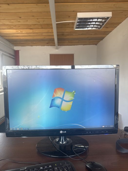 Monitor TV-  L G