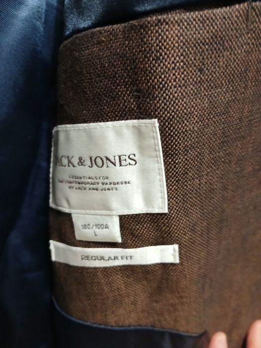 Ново марково сако Л