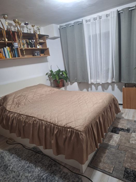 Apartament de 4 camere in Buzău,zona Dorobanți,acces la doua boxe,loc de parcare