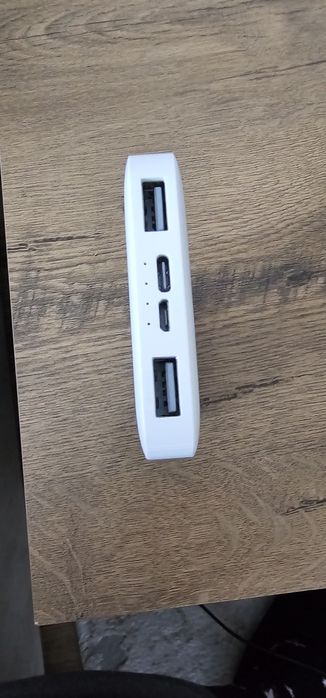 Vand baterii portabile Samsung si Xiaomi  Redmi de 10 000 mh