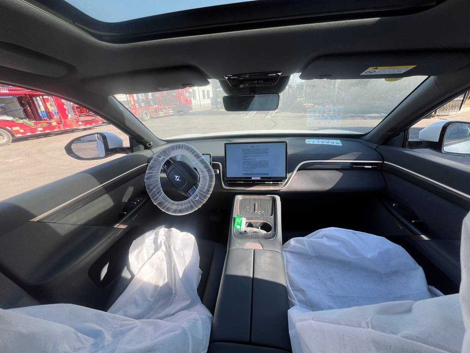 Dongfeng eπ008MAX