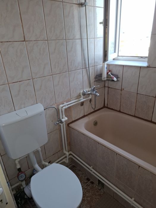 Închiriez apartament cu doua camere City Mall