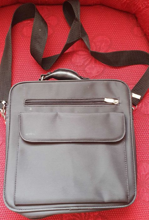 Дамска чанта Adrienne Vittadini и ДРУГИ Чанти