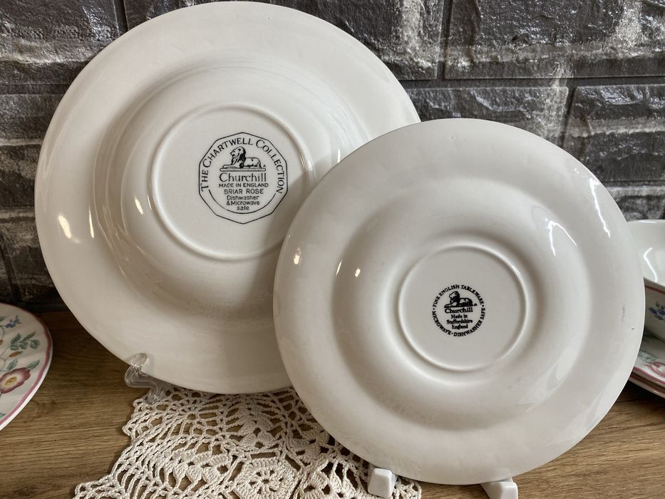Сервиз за хранене -Churchill Staffordshire -England Briar Rose