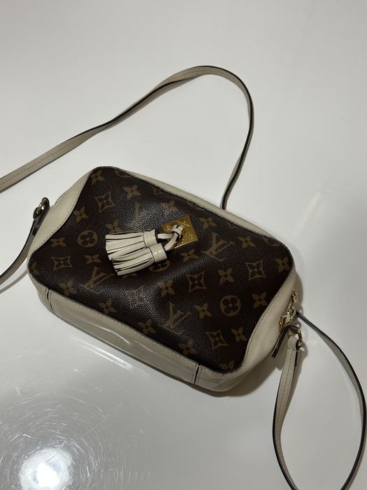 Дамска кожена чанта Louis Vuitton Saintonge Monogram / Cream White