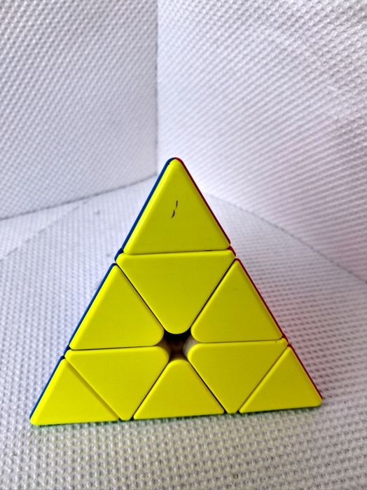 Кубче рубик Pyraminx M Gan
