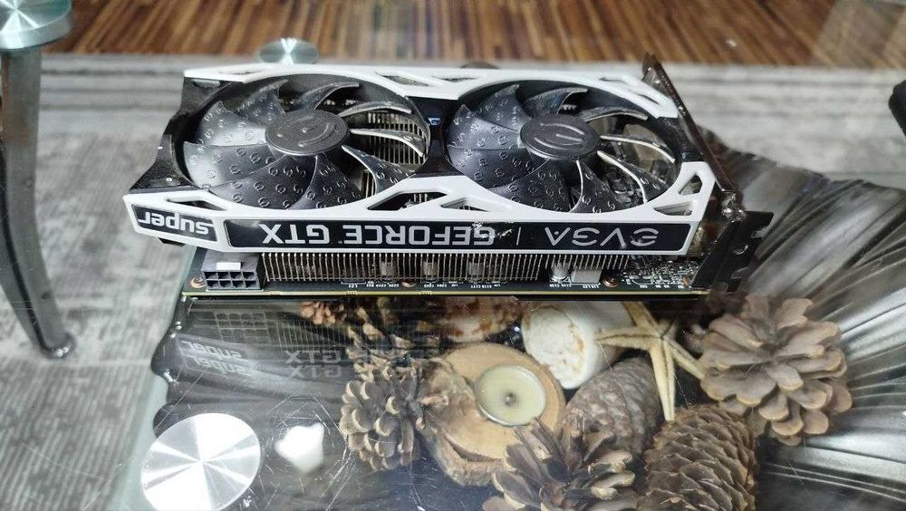 Продавам видео карта EVGA GeForce GTX 1660 SUPER SC ULTRA GAMING