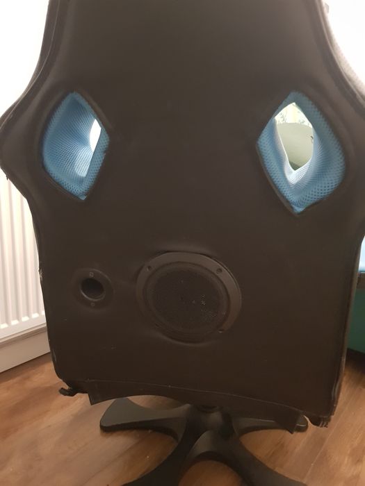 Scaun gaming xrocker playstation cu mici semne de uzură