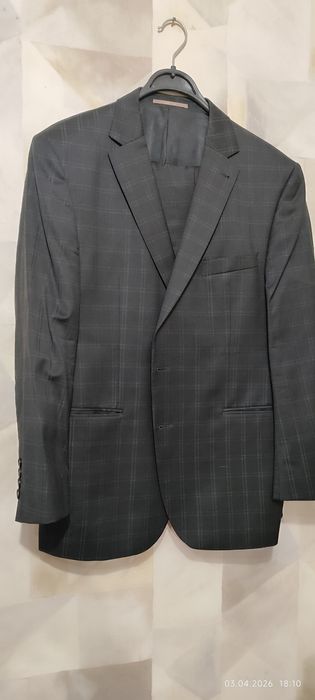 Продам мужские костюмы