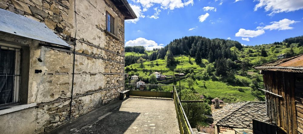 Продава се Къща в с. Забърдо, Област Смолян - 540 кв.м за 80 €/кв.м - Снимка #1