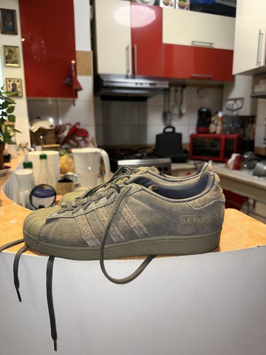 Vand urgent adidas superstar 42,5