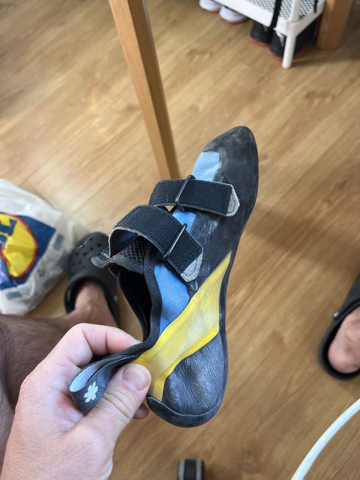 Vând espadrile de escaladă Ocun Strike QC, mărimea 39.