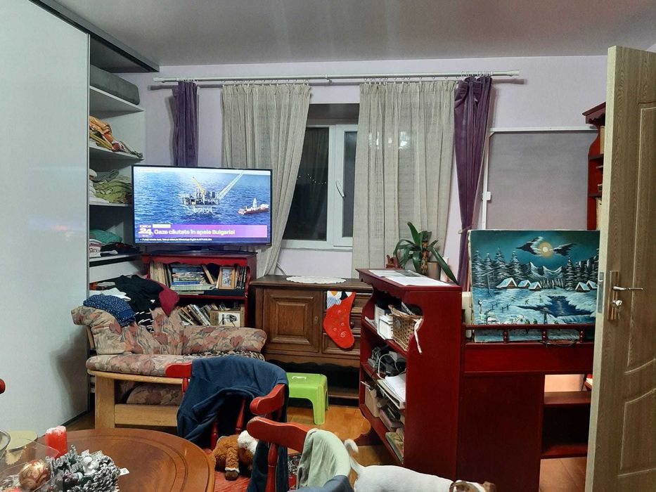 vand apartament cu o camera la casa, curte proprie, central in Dej