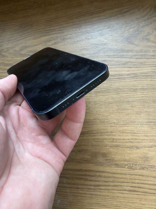 Продам айфон 13