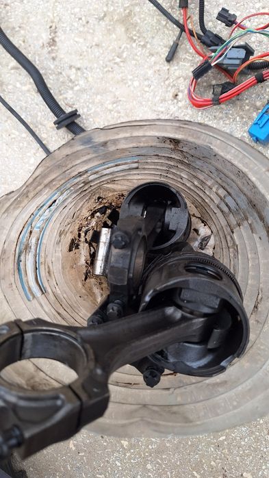 Динамо , компресор ,разпределителен вал и др.