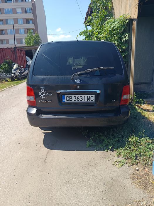 Автомобил кия карнивал