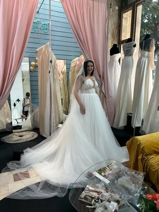Rochie de mireasă necununată, este pe corset potrivită mărimii s/m