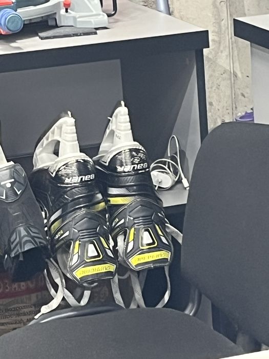Продам коньки Bauer supreme s35