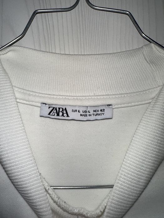 Bluză pe gât - ZARA -