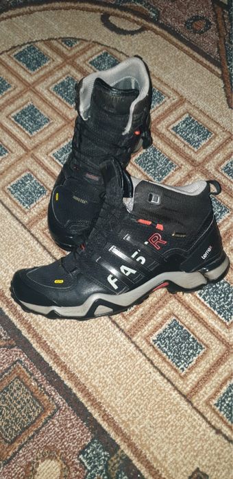 Ghete Adidas Goretex
