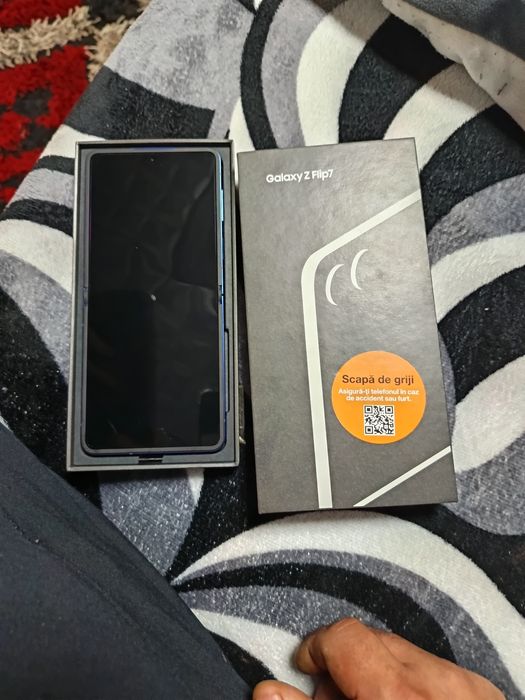 samsung z flip7 nou