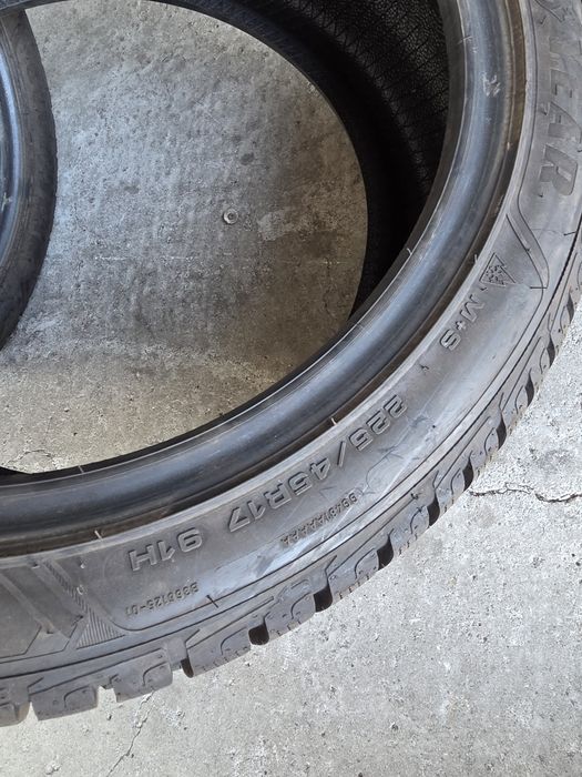 225/45/17 Goodyear 4бр