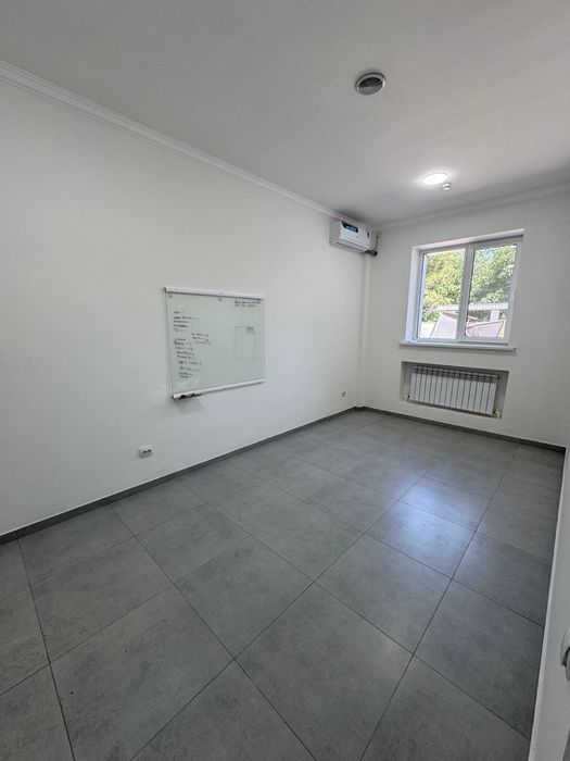 Аренда офис 1 этаж 215 кв м 8-9 комнат