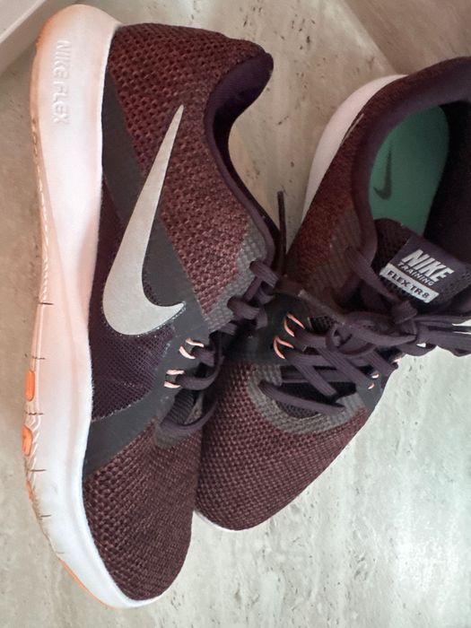 Дамски маратонки Nike FLEX ESSENTIAL TRAINING 41, отлично състояние