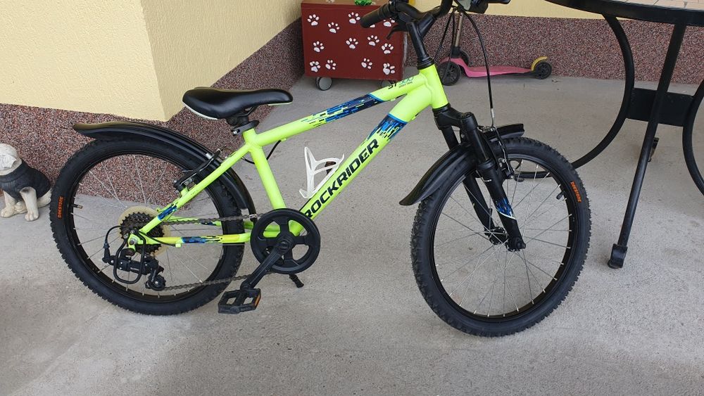 Vând bicicleta în stare impecabila cu roti de 20pentru copii