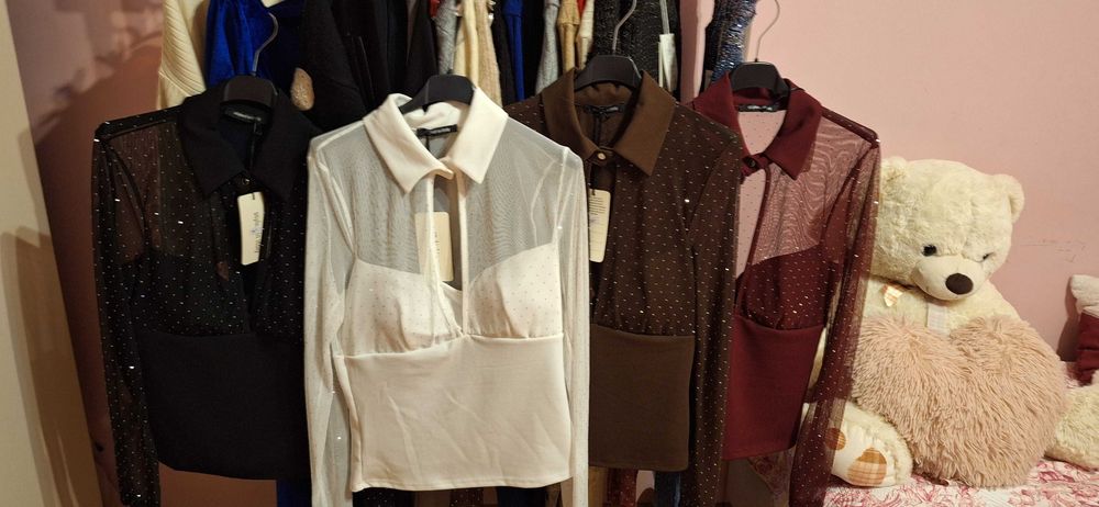 Блузи с камъни..