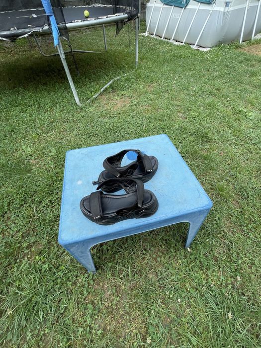 Sandale Amely mărimea 36 stare foarte buna