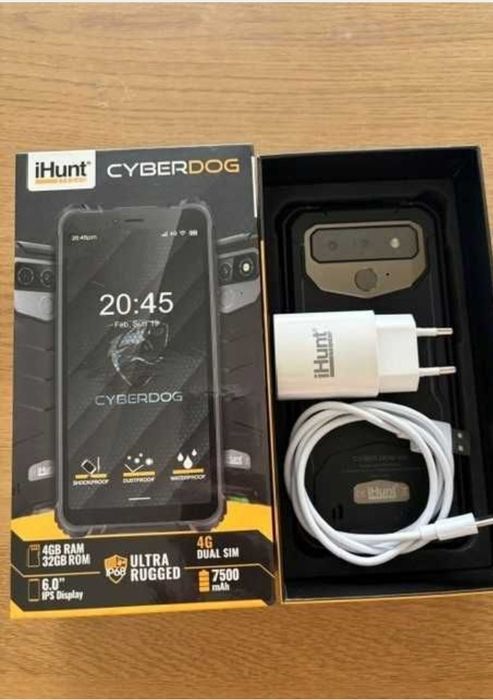 Telefon dual sim iHunt Cyber Dog 4G, are 32 GB memorie internă (ROM) și 4 GB memorie RAM