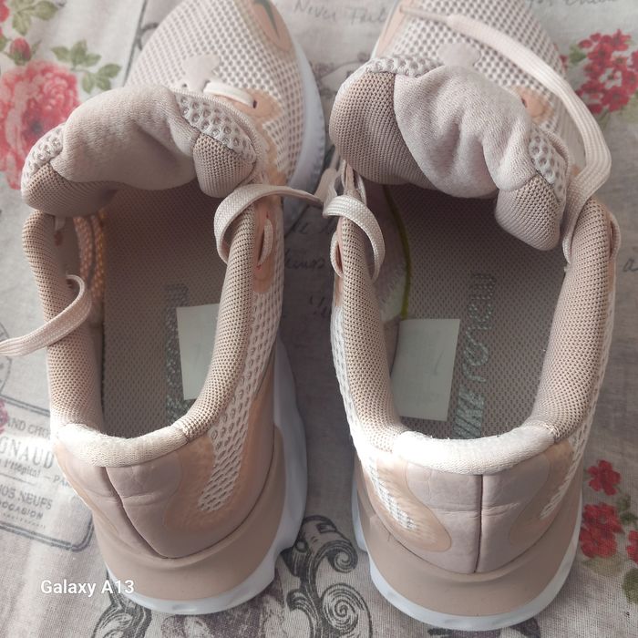 Дамски маратонки Nike Renew