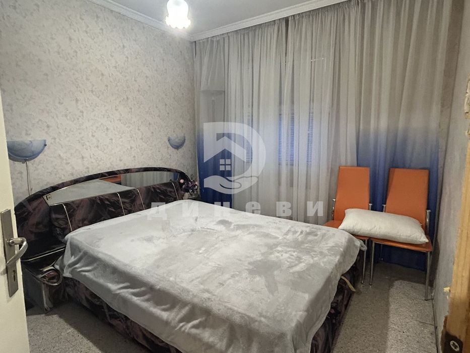 Тристаен апартамент в Железник - Център