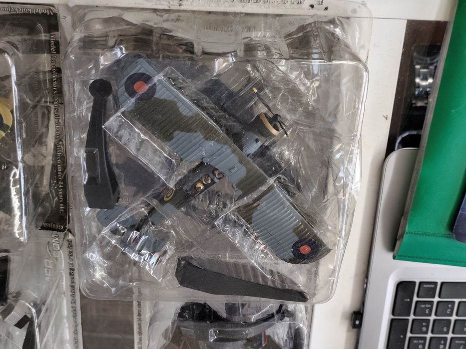 Метални макети на самолети Нови Amer