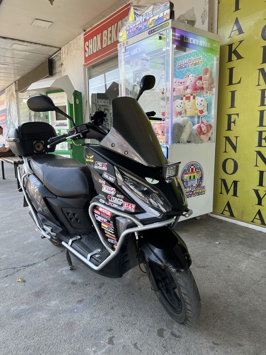 Tiger scooter srochna sotiladi