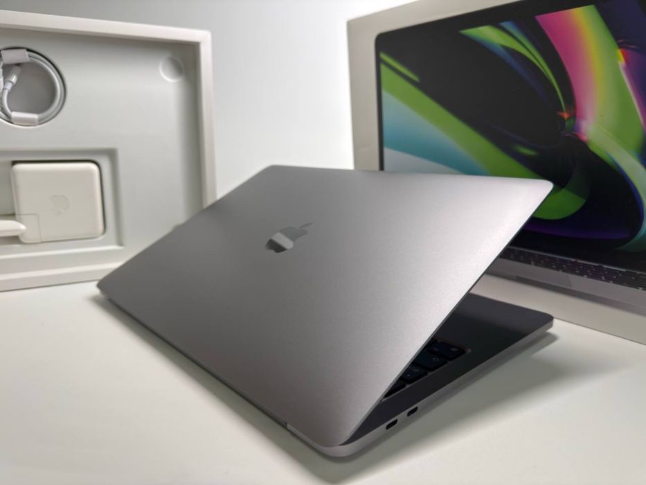 Macbook Pro M2 8/256 Gb