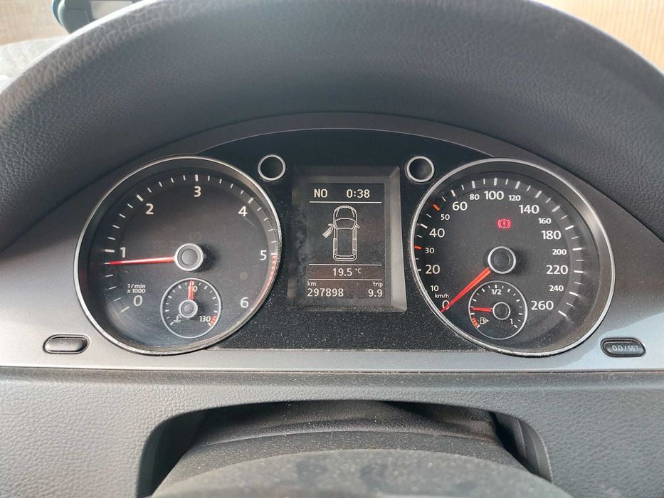 Capota fata - Piese Volkswagen Passat B6 Negru cod culoare L041 motorizare 2.0 TDI EURO 5 125 KW 170 CP CBBB cutie manuala 6+1 trepte KXZ