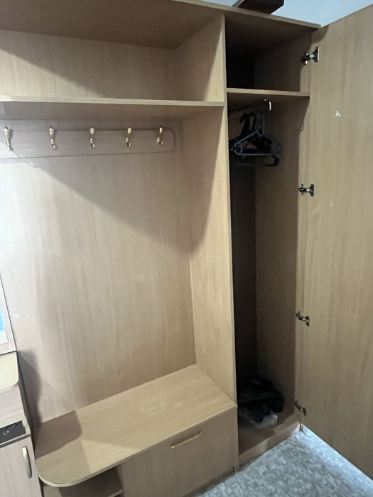 Шкаф для прихожей