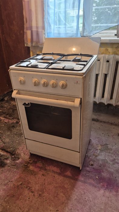 Продам газ плиту
