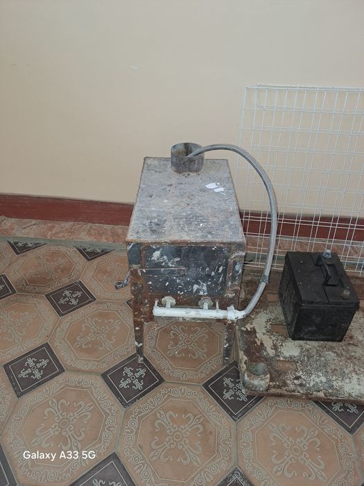 Televizor svetnoy I Pechka burjuy