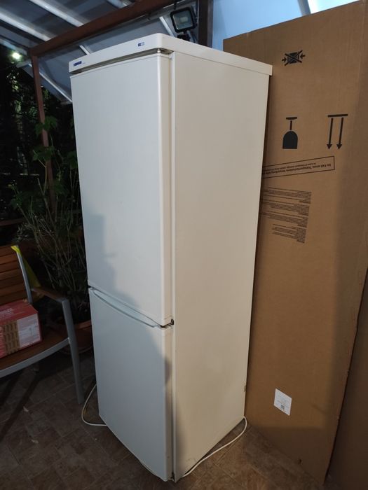 Продавам хладилник Либхер