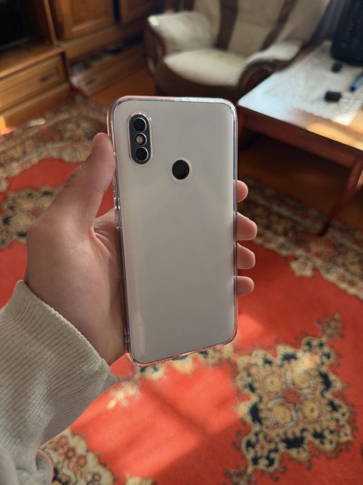 Xiaomi MI 8, 128/6, 4k30 FPS. Прошитый