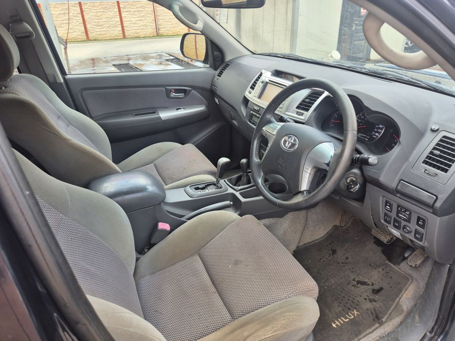 Toyota Hilux 3.0 Invincible 2012 Automata volan dreapta