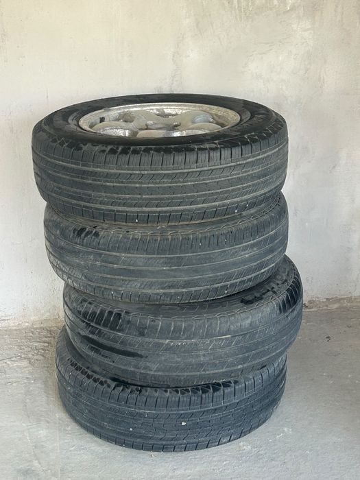 Диски с покрышкой на Rav4