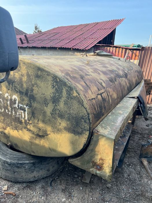 Цистерна бензовоз