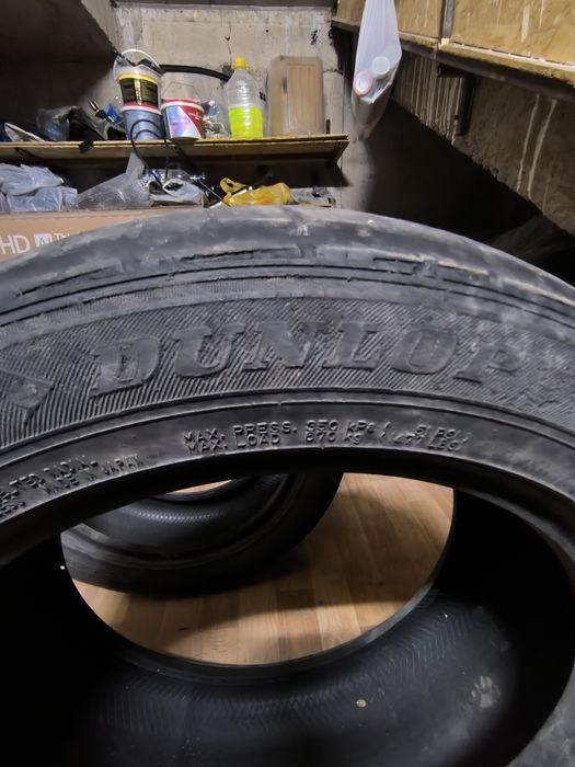 Продам шины б/у Dunlop
