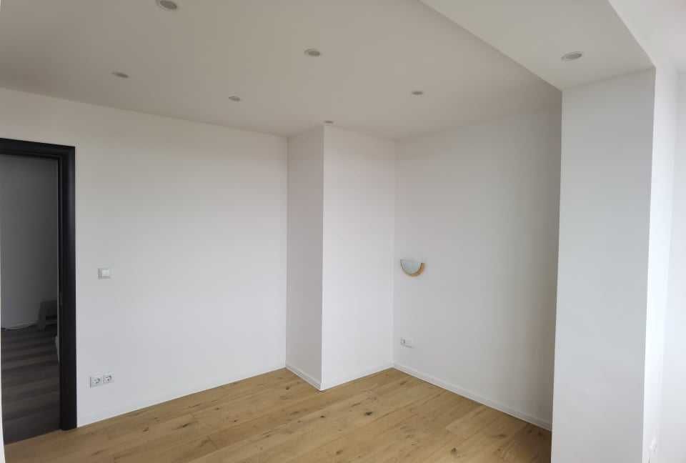 Продава се Тристаен апартамент в Разград, Център - 77 кв.м за 1364 €/кв.м - Снимка #7