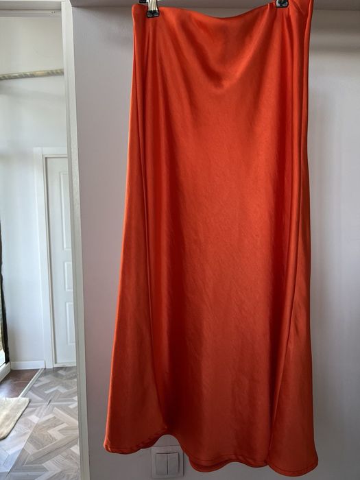 Шелковые юбки миди